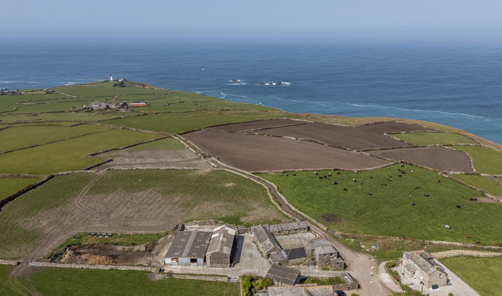 Lot: 3 - COMPLEX OF GRANITE BARNS, DUTCH BARN, CATTLE SHED FARMYARD AND LAND WITH POTENTIAL - Aerial view